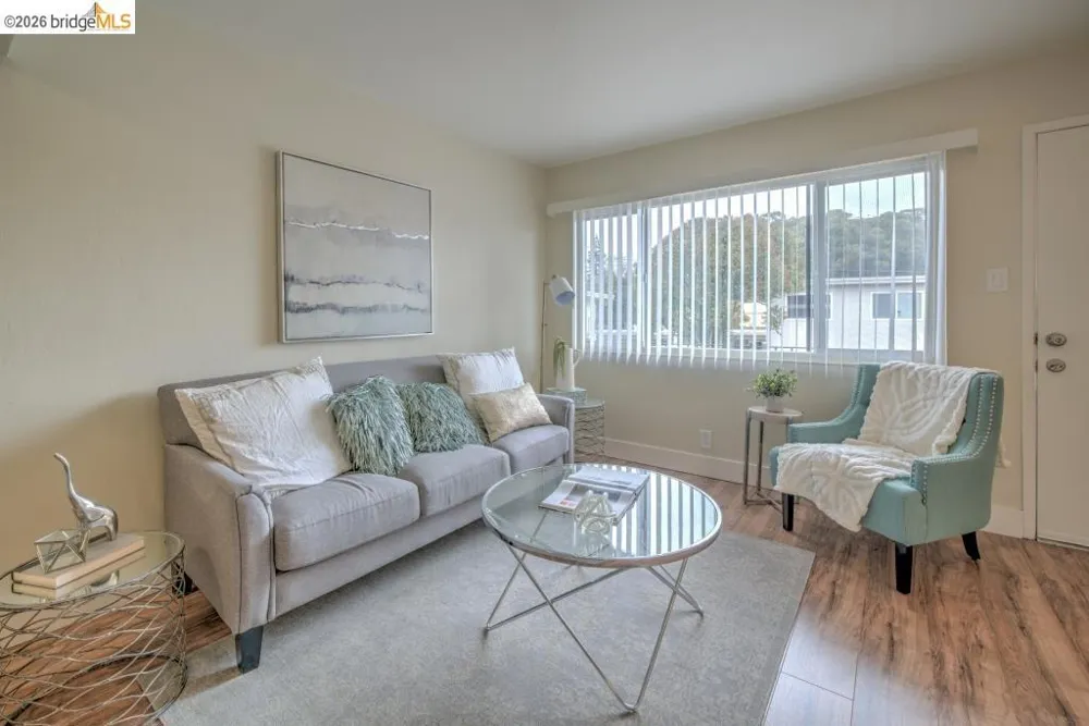 399 Schafer Rd Hayward, CA 94544