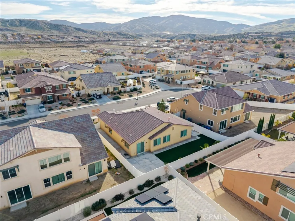 2107 Helconia Court Palmdale, CA 93551