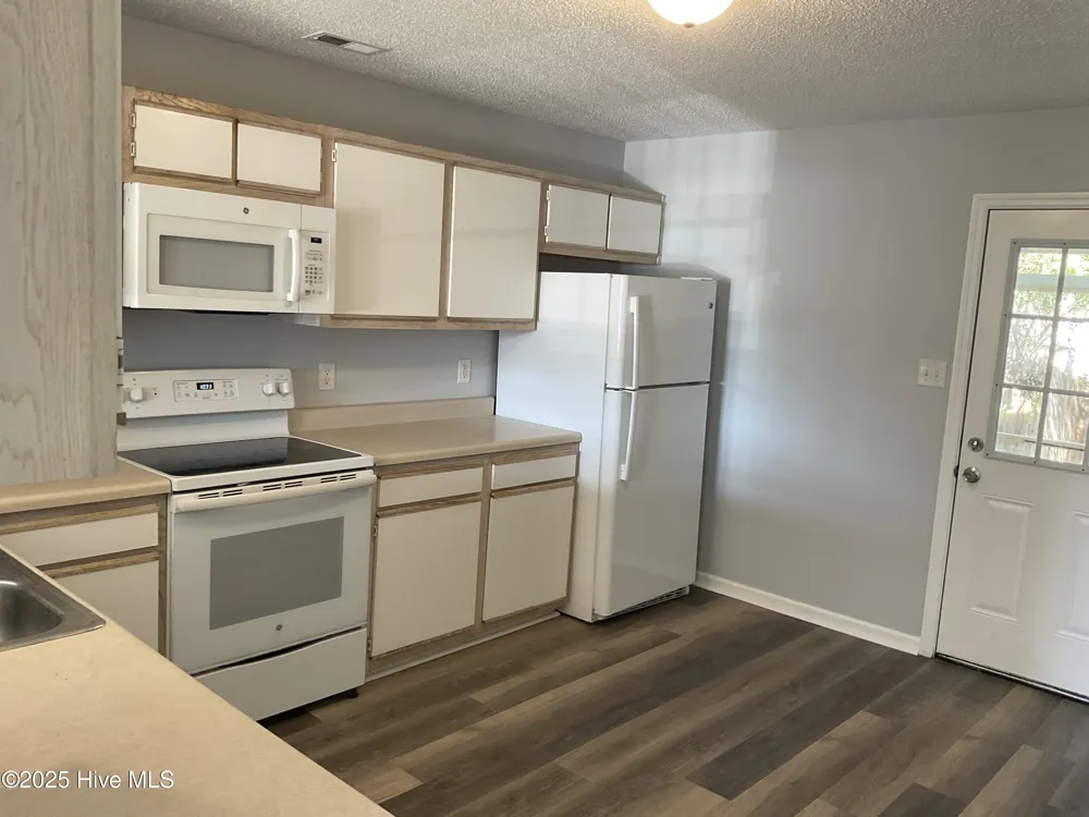 109 Fairwood Court Jacksonville, NC 28546