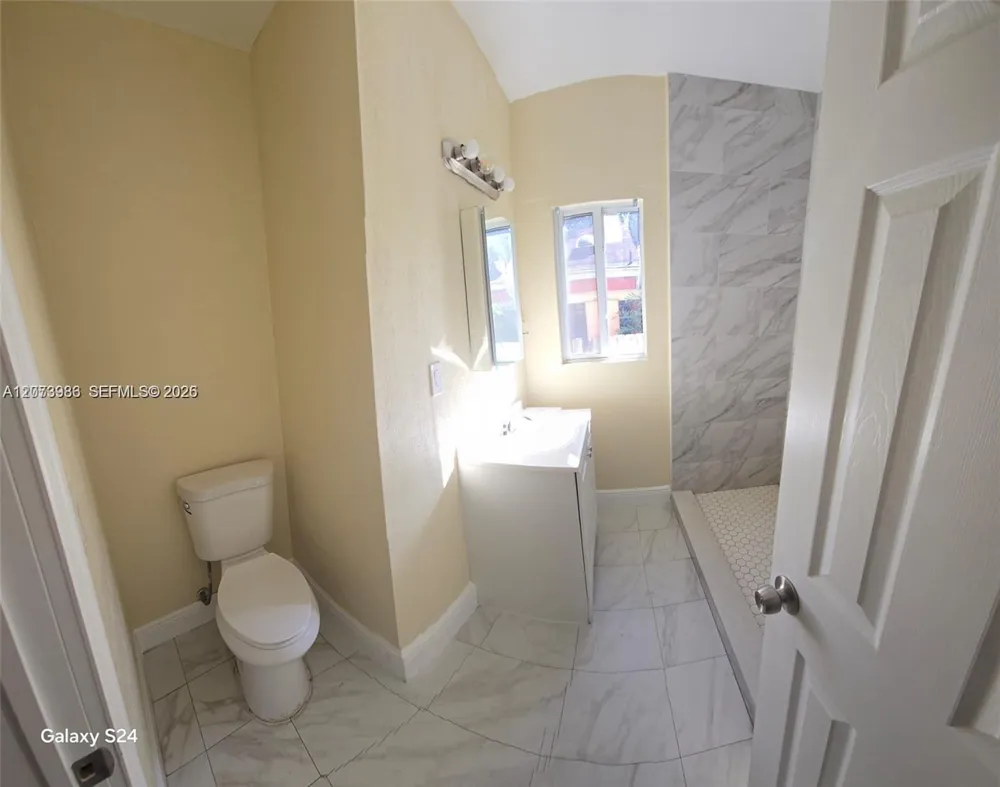 1259 NW 34th Ave Miami, FL 33125
