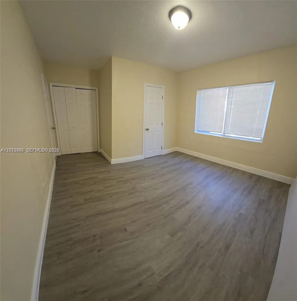 1259 NW 34th Ave Miami, FL 33125