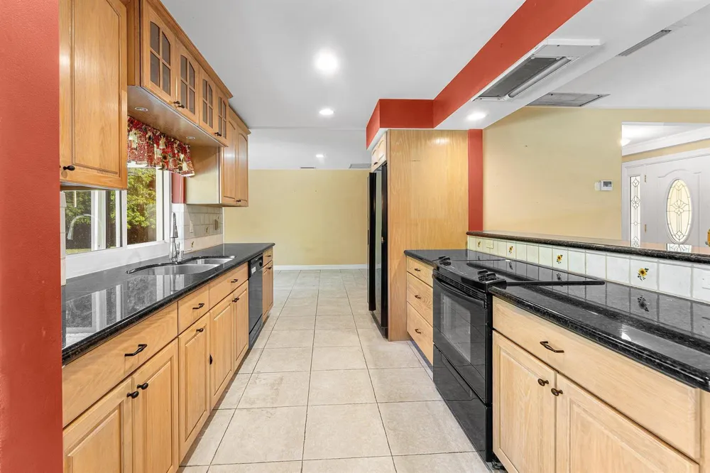 8645 Square Lake Drive Palm Beach Gardens, FL 33418