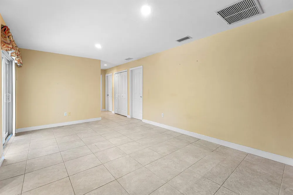8645 Square Lake Drive Palm Beach Gardens, FL 33418