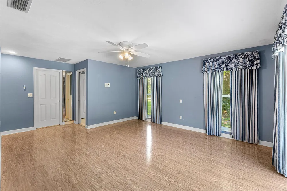 8645 Square Lake Drive Palm Beach Gardens, FL 33418