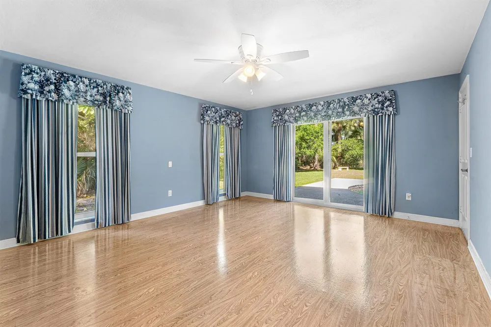 8645 Square Lake Drive Palm Beach Gardens, FL 33418