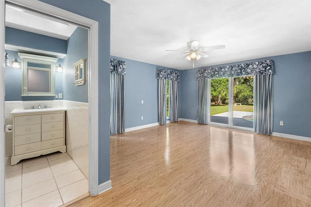 8645 Square Lake Drive Palm Beach Gardens, FL 33418