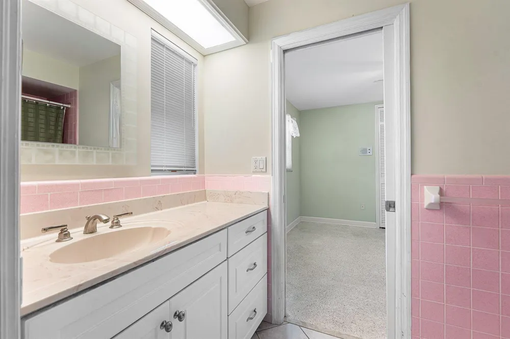 8645 Square Lake Drive Palm Beach Gardens, FL 33418