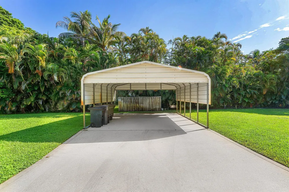 8645 Square Lake Drive Palm Beach Gardens, FL 33418
