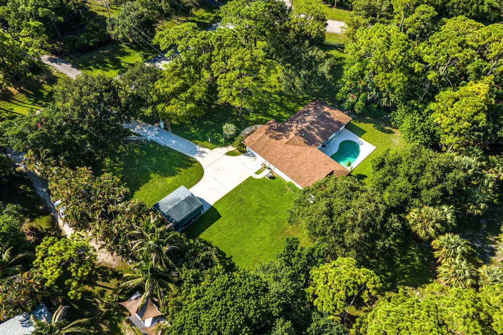 8645 Square Lake Drive Palm Beach Gardens, FL 33418