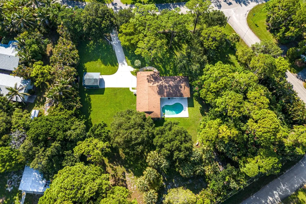 8645 Square Lake Drive Palm Beach Gardens, FL 33418
