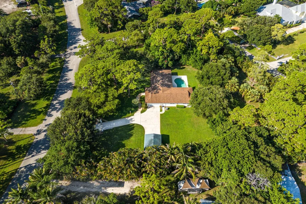 8645 Square Lake Drive Palm Beach Gardens, FL 33418