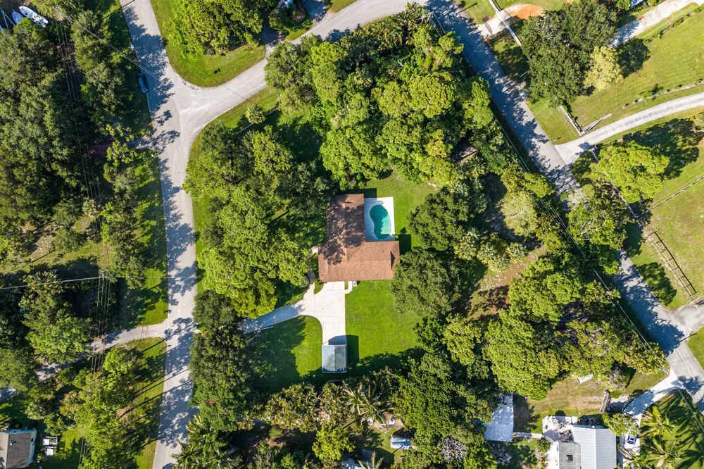 8645 Square Lake Drive Palm Beach Gardens, FL 33418