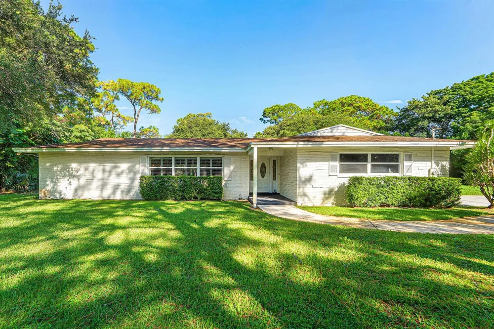 8645 Square Lake Drive Palm Beach Gardens, FL 33418