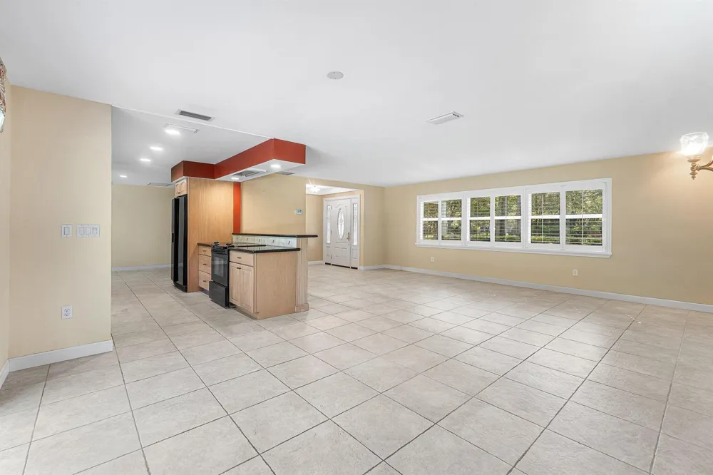 8645 Square Lake Drive Palm Beach Gardens, FL 33418