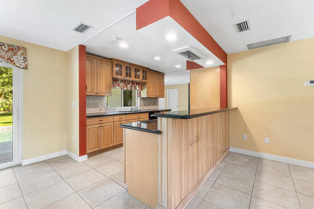 8645 Square Lake Drive Palm Beach Gardens, FL 33418