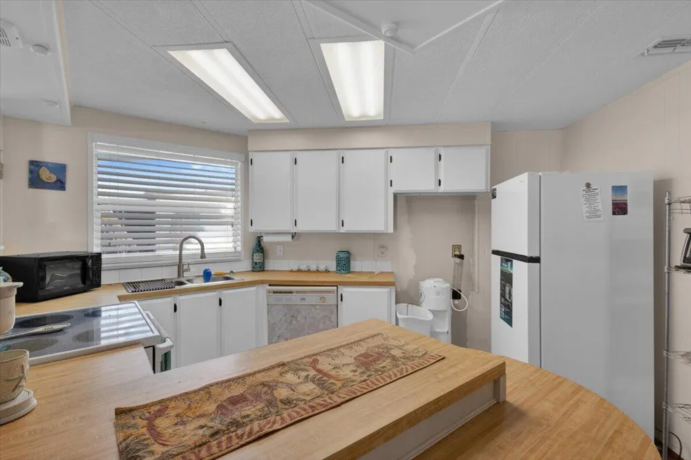 360 NE Jade Circle Jensen Beach, FL 34957