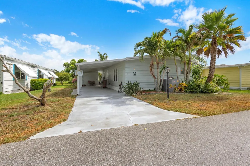 360 NE Jade Circle Jensen Beach, FL 34957