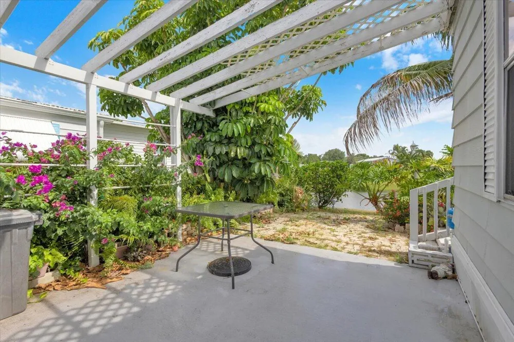 360 NE Jade Circle Jensen Beach, FL 34957