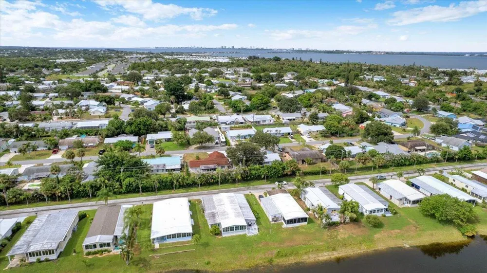 360 NE Jade Circle Jensen Beach, FL 34957