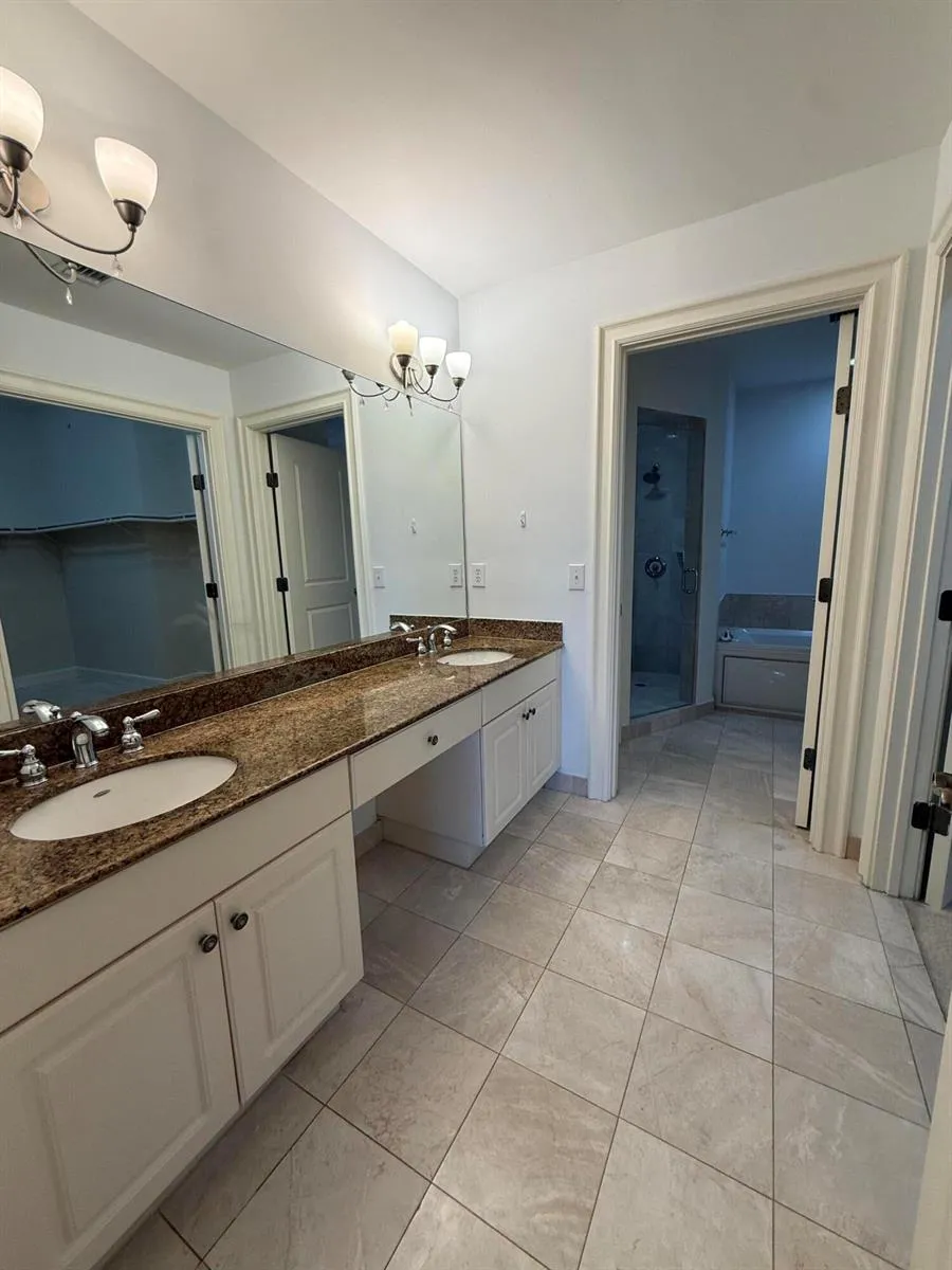 16101 EMERALD ESTATES DRIVE #153 Weston, FL 33331