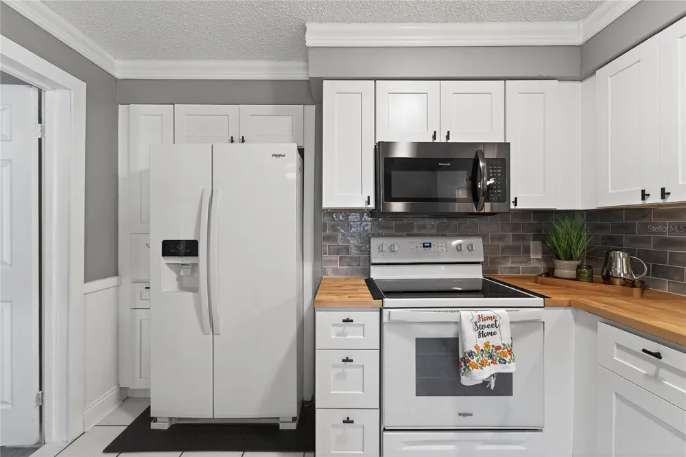 632 SWISS DRIVE Lakeland, FL 33810