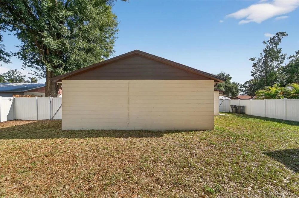 632 SWISS DRIVE Lakeland, FL 33810