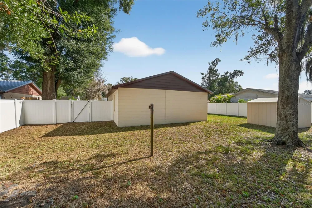 632 SWISS DRIVE Lakeland, FL 33810