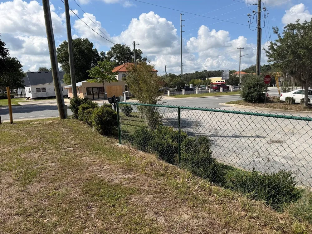 121 W LEMON STREET Lady Lake, FL 32159