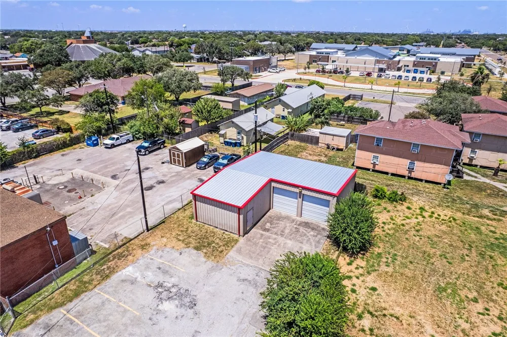 604 W Broadway Avenue Portland, TX 78374