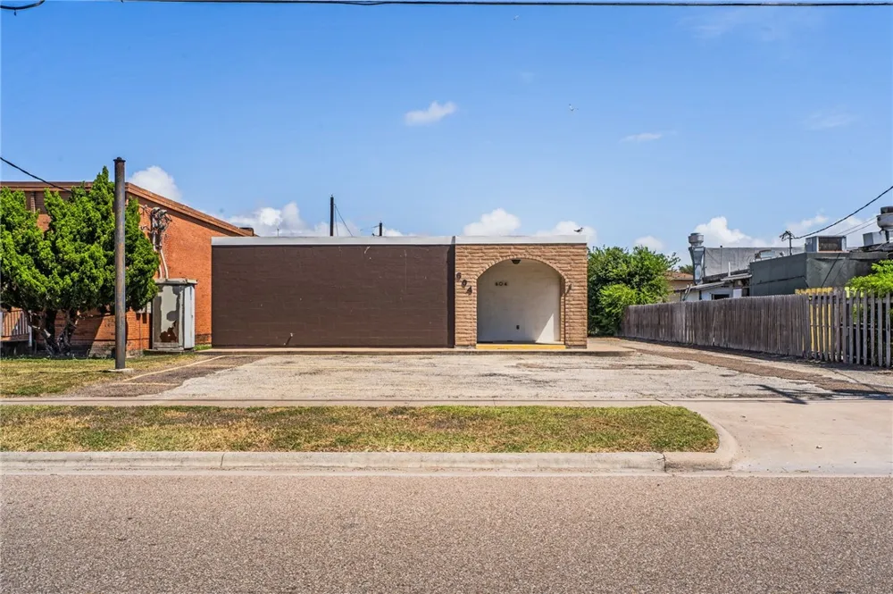 604 W Broadway Avenue Portland, TX 78374