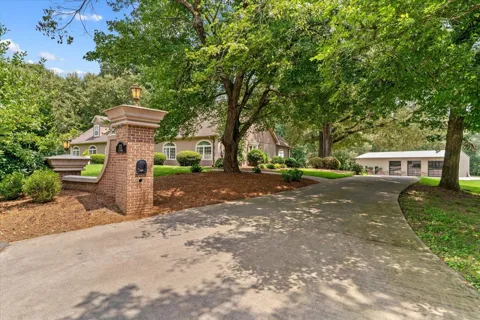 2121 Hummingbird Drive