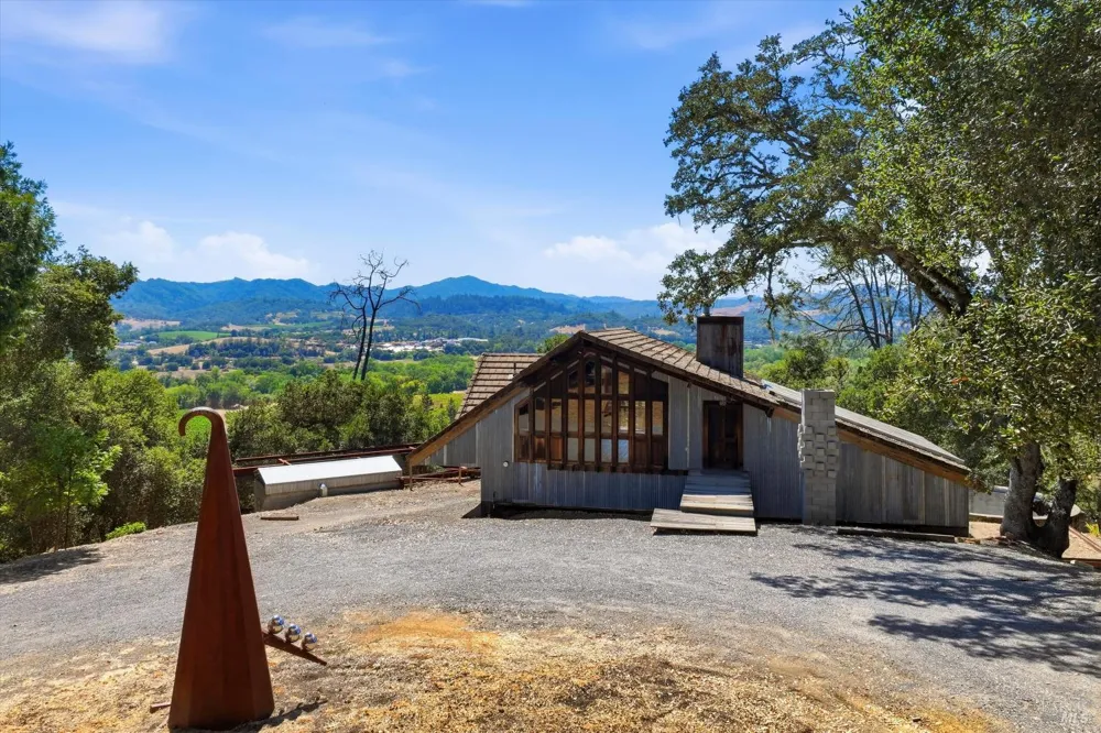 26801 Oak Knoll Terrace Cloverdale, CA 95425