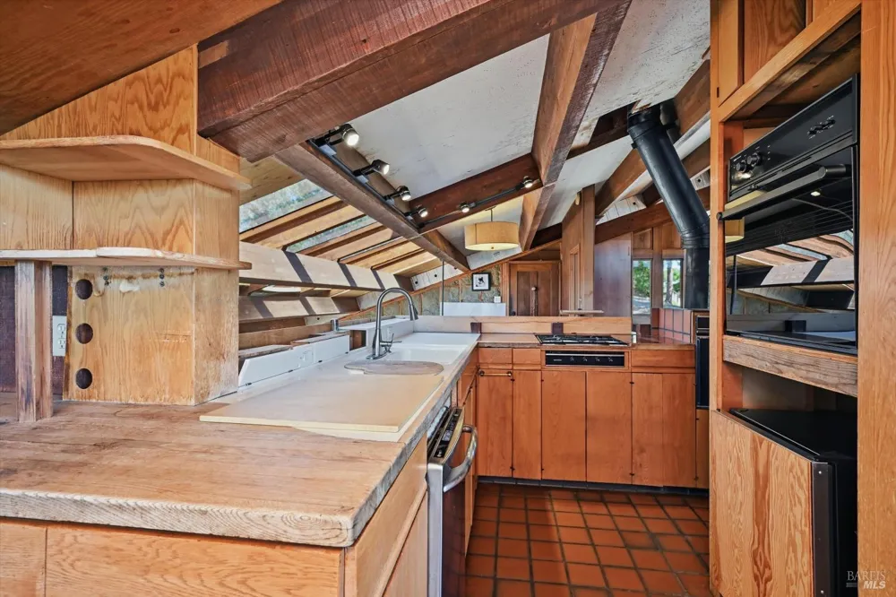 26801 Oak Knoll Terrace Cloverdale, CA 95425