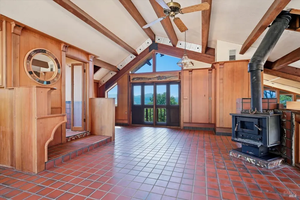 26801 Oak Knoll Terrace Cloverdale, CA 95425