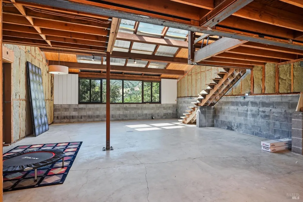 26801 Oak Knoll Terrace Cloverdale, CA 95425