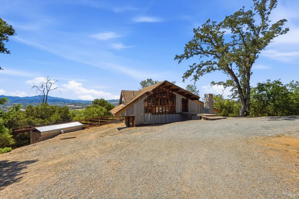26801 Oak Knoll Terrace Cloverdale, CA 95425