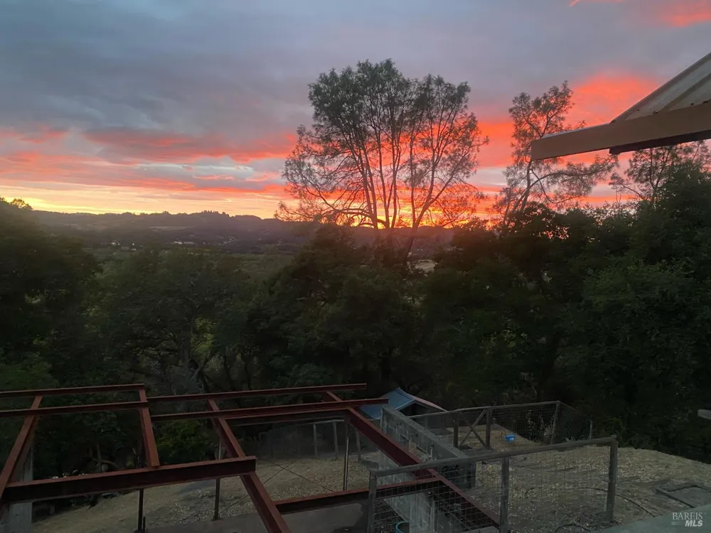 26801 Oak Knoll Terrace Cloverdale, CA 95425