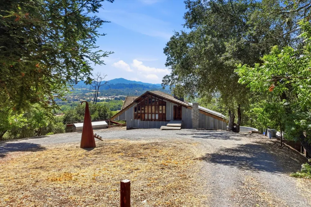 26801 Oak Knoll Terrace Cloverdale, CA 95425
