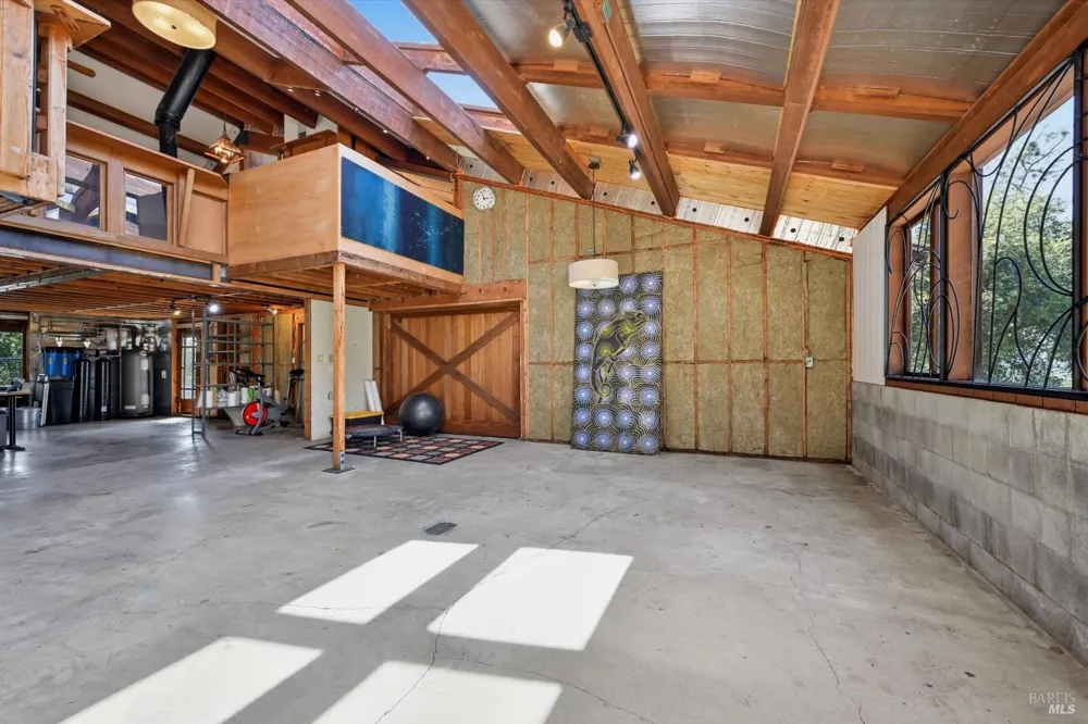 26801 Oak Knoll Terrace Cloverdale, CA 95425