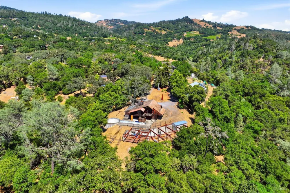 26801 Oak Knoll Terrace Cloverdale, CA 95425
