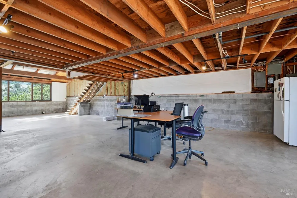 26801 Oak Knoll Terrace Cloverdale, CA 95425