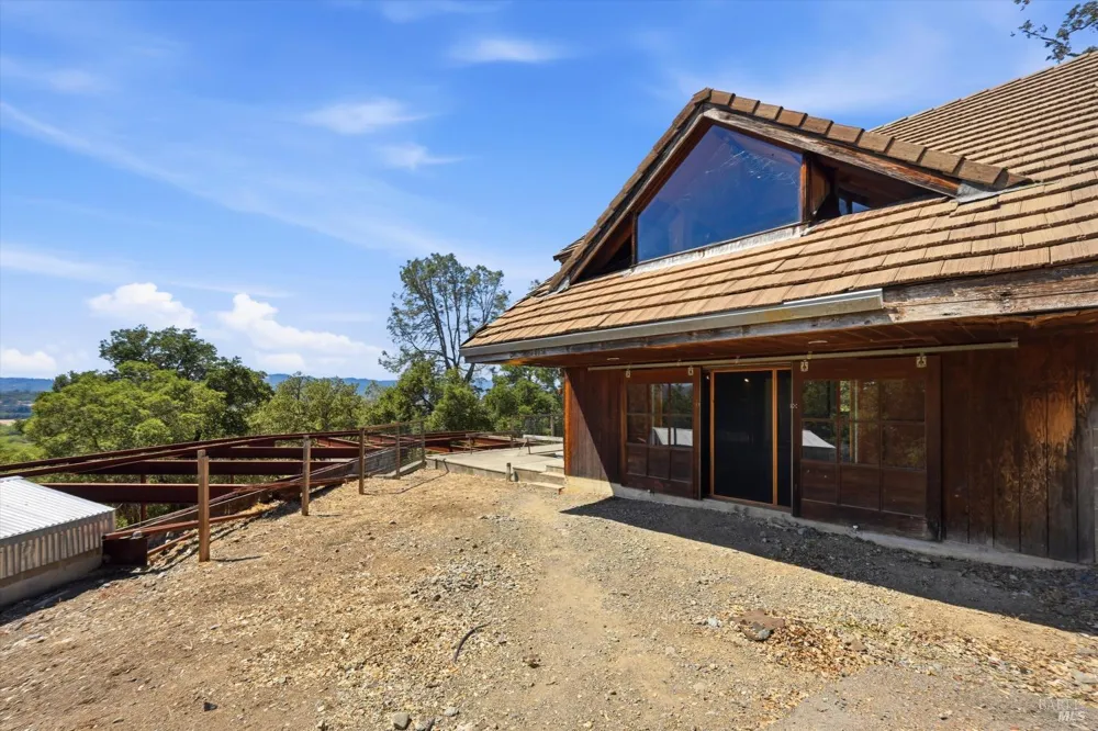 26801 Oak Knoll Terrace Cloverdale, CA 95425