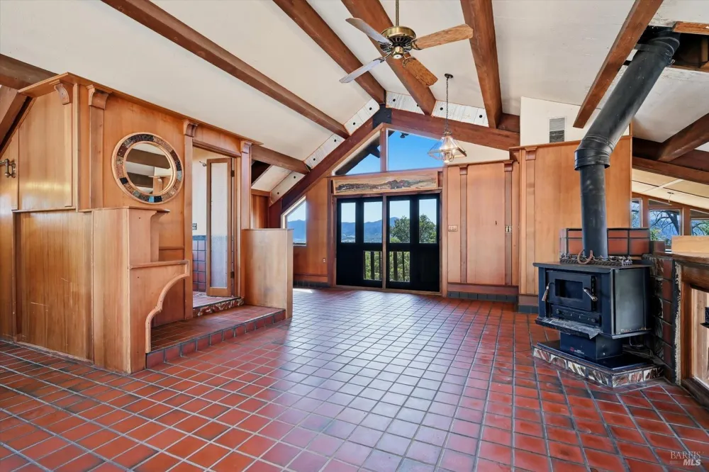 26801 Oak Knoll Terrace Cloverdale, CA 95425