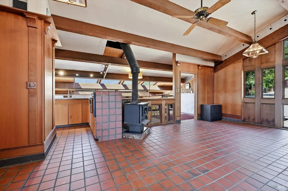 26801 Oak Knoll Terrace Cloverdale, CA 95425