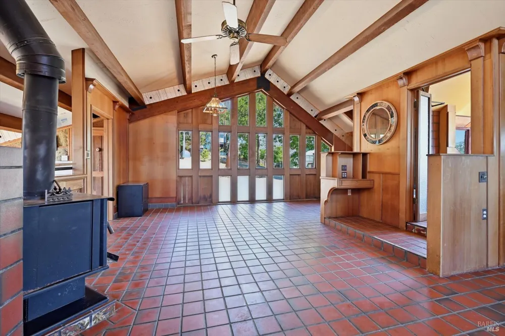 26801 Oak Knoll Terrace Cloverdale, CA 95425