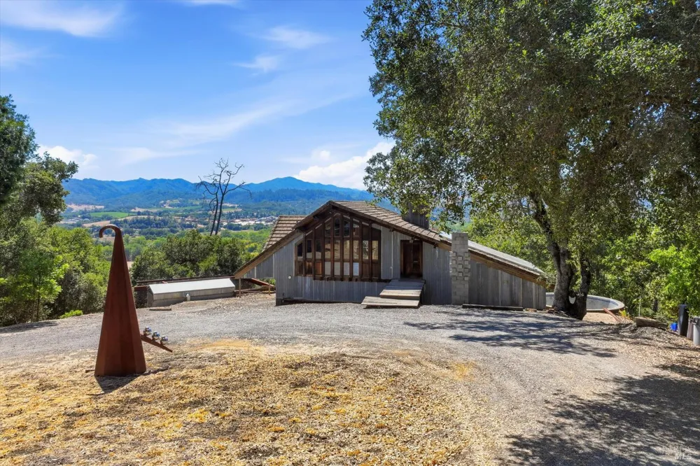 26801 Oak Knoll Terrace Cloverdale, CA 95425