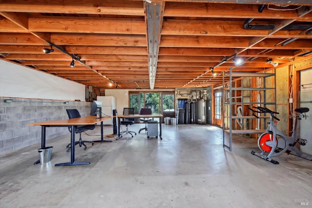 26801 Oak Knoll Terrace Cloverdale, CA 95425