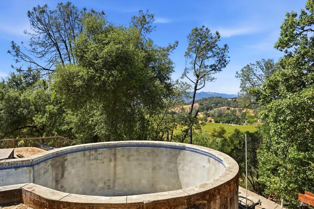 26801 Oak Knoll Terrace Cloverdale, CA 95425