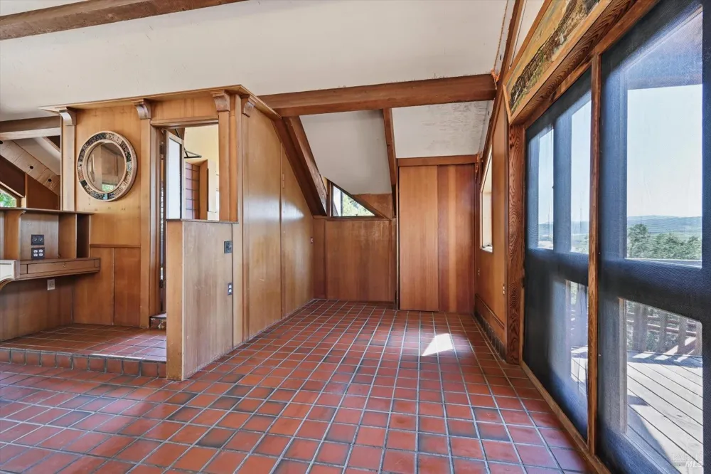 26801 Oak Knoll Terrace Cloverdale, CA 95425
