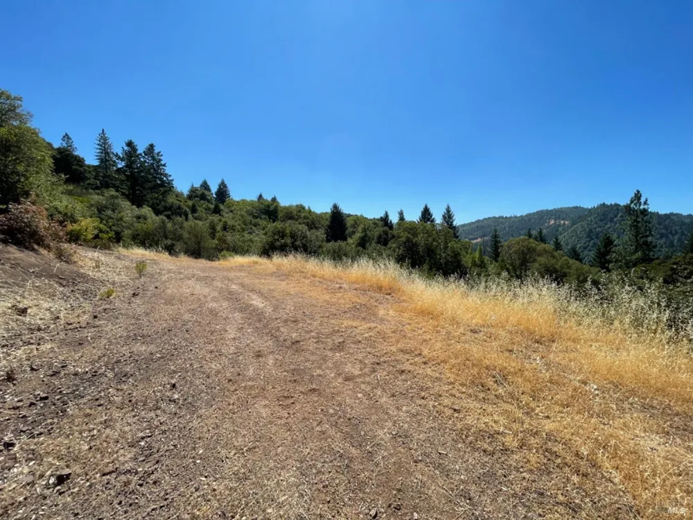3490 Laytonville Dos Rios Road Laytonville, CA 95454